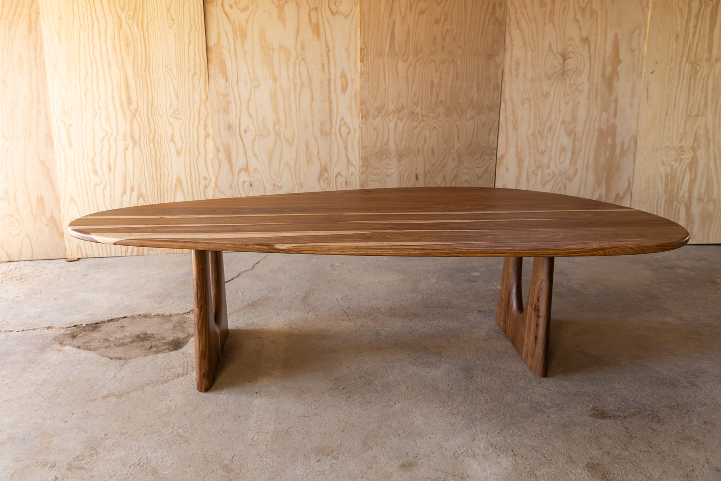 The Organic Dining Table