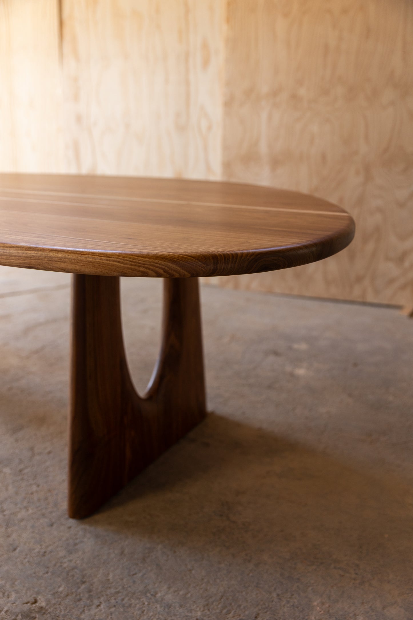 The Organic Dining Table