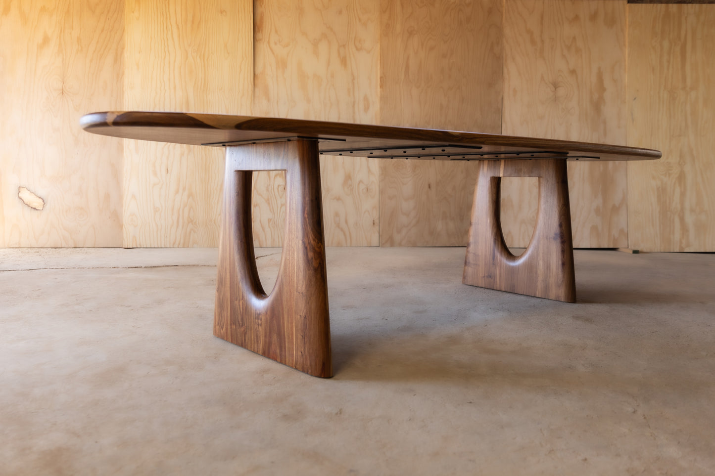 The Organic Dining Table