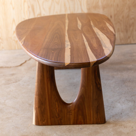 The Organic Dining Table